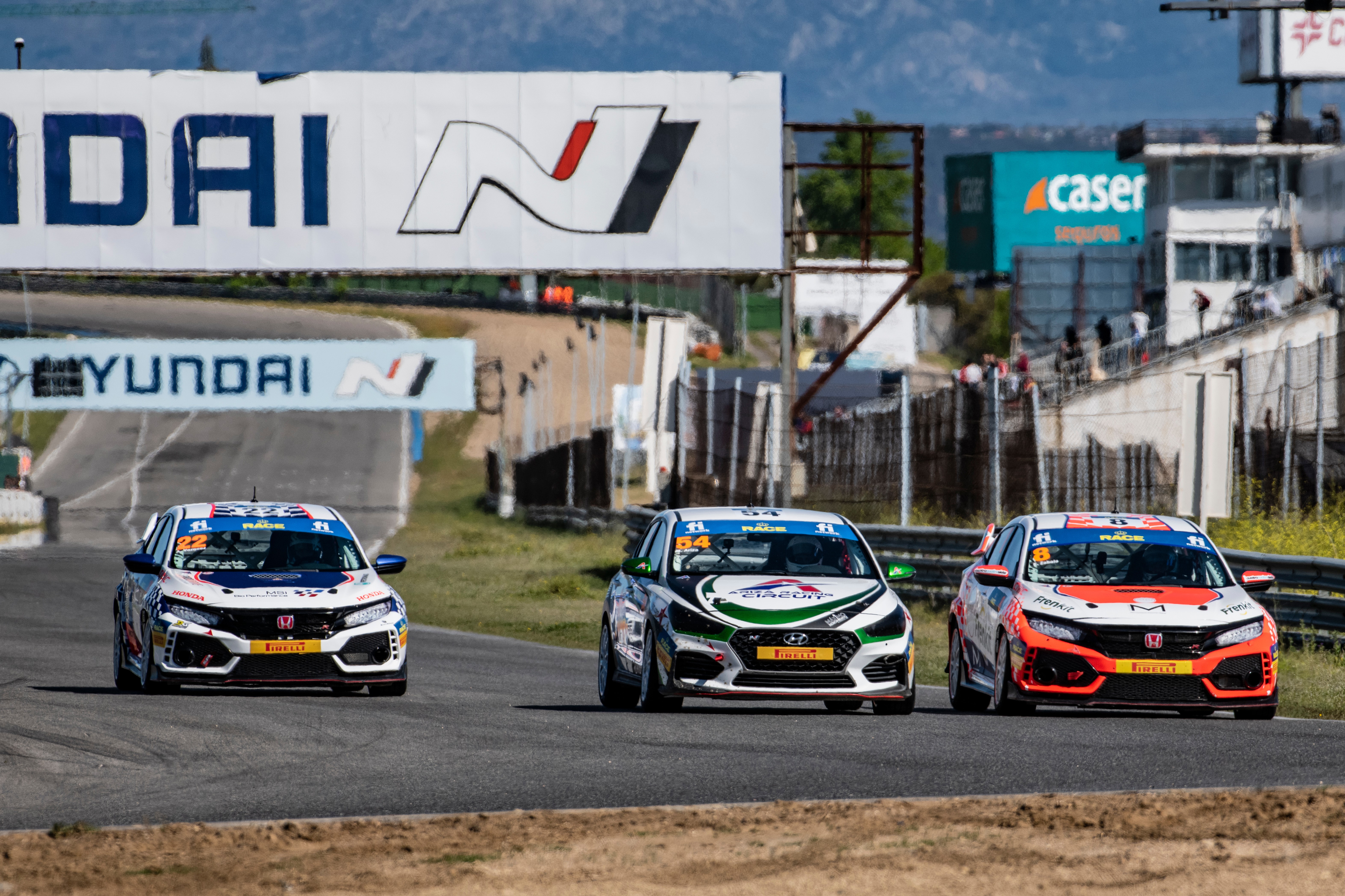 Fin de semana agridulce para Erik Zabala en el inicio del Campeonato de España de Turismos